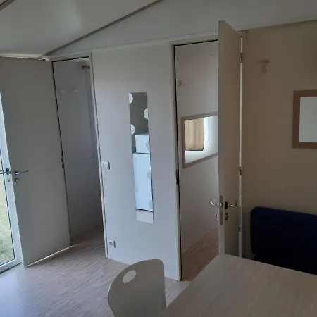 Διαμέρισμα Szarszo Apartman Es Kempinghaz Balatonszarszo